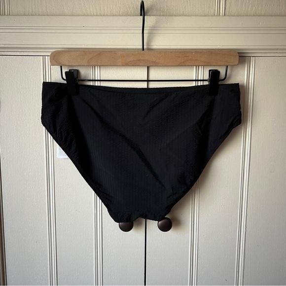 NWT Lululemon Calm Tides Mid Rise Medium Bottom - Picture 3 of 5